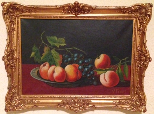 Fuente con Melocotones y Uvas