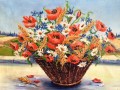Cesto de minbre con flores silvestres