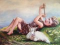 Niño tumbado tocando la flauta